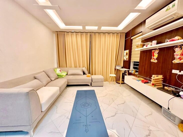 Tôi cần bán nhà tại ngõ 79, phố 8/3,lô góc, 32M2, 5 TẦNG, MT4.1m GIÁ 6.2 TỶ