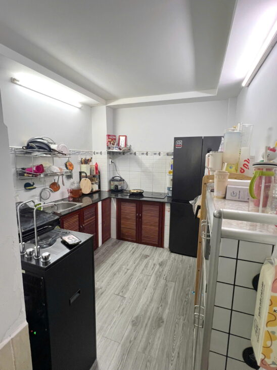 Nhà hẻm thông gần mặt tiền Nguyễn Duy P9Q8