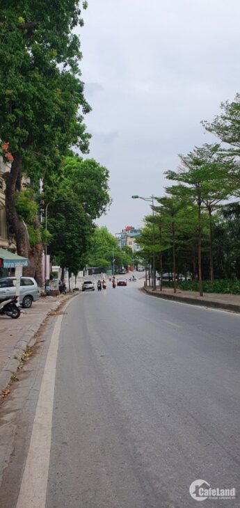 Bán đất mặt đường Bưởi, Ba Đình, 2 mặt đường, diện tích 60m2 full thổ cư, giá chỉ 1x tỷ, x mầm