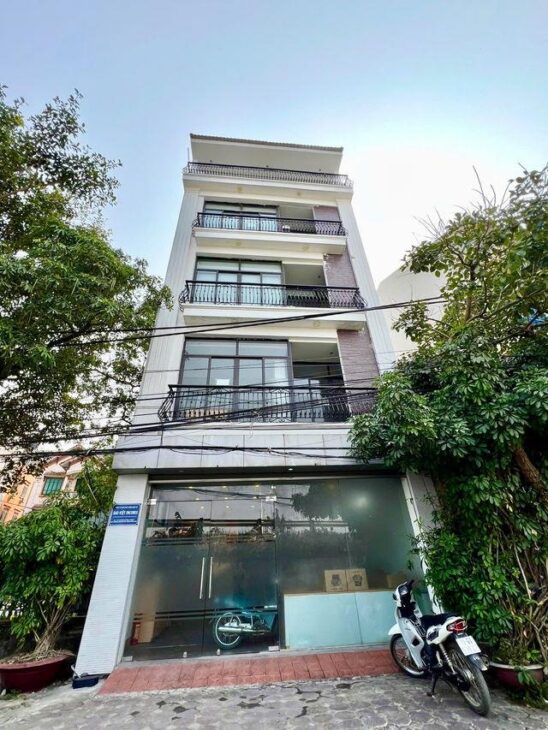 Bán toà nhà văn phòng mặt phố An Dương Vương vỉa hè thang máy 133m 6tầng 34 tỷ