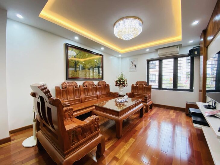 Bán nhà phân lô Lạc Long Quân thang máy – kinh doanh –văn phòng 96 M 6tầng 27.2 tỷ