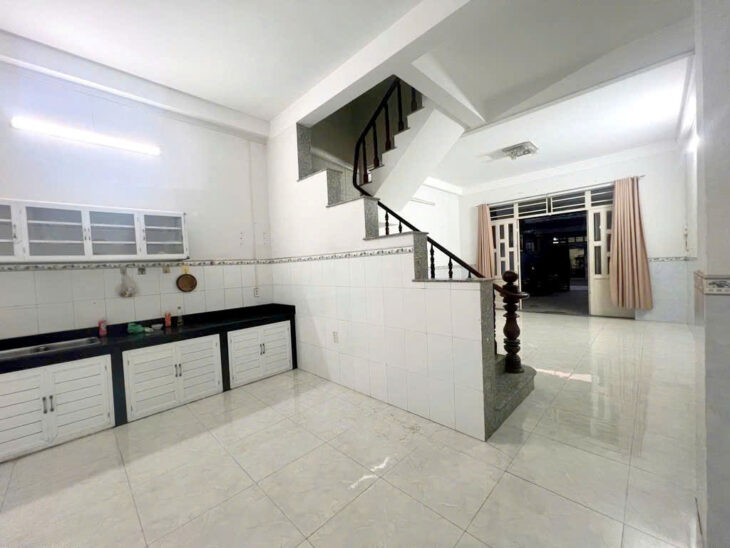 Bán nhà Thạnh Xuân HXH 8m cực rộng, 2 tầng, 5x21m, nhỉnh 5Tỷ về ở ngon