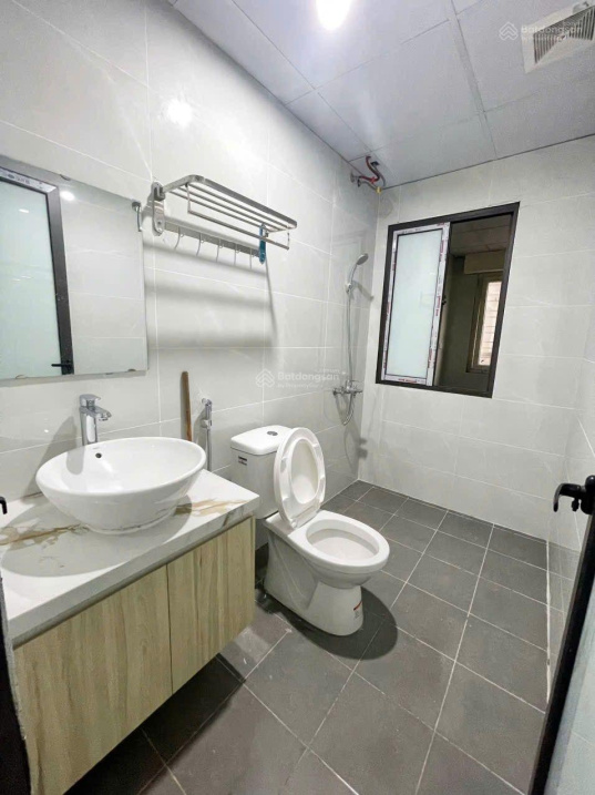 Căn hộ 40m2, full nội thất giá 8 triệu tại Cầu Giấy cần cho thuê, có thể vào ở ngay