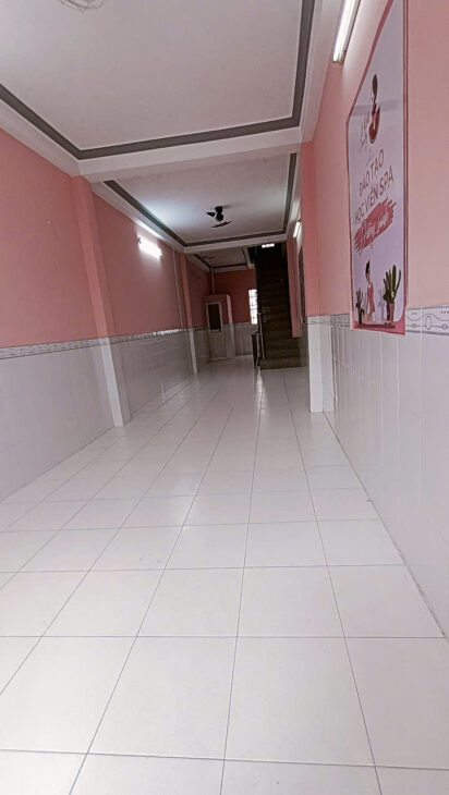 nhà 7 triêụ mặt tiền hẻm cách đường Nguyễn Văn Cừ 50 m thuận lợi cho việc kinh doanh