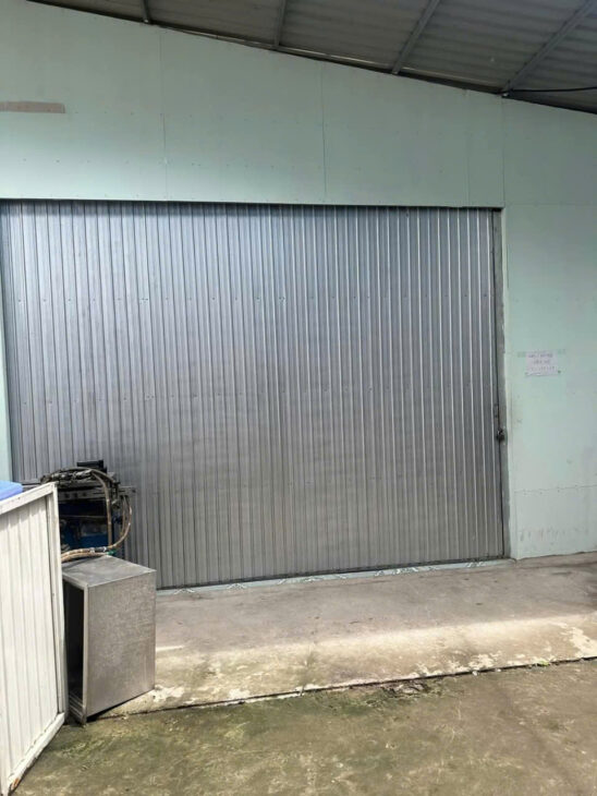 kho 8 triệu rộng 180 m2 đường Nguyễn Văn Cừ