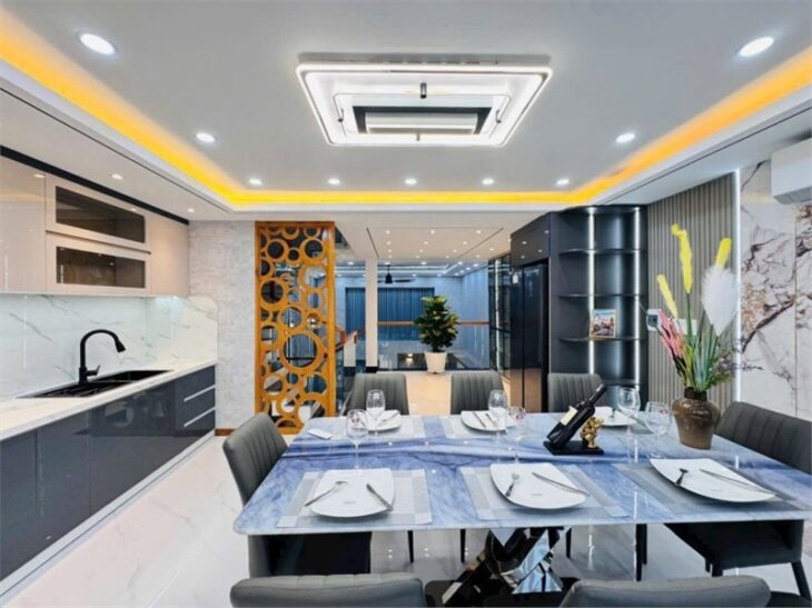 BÁN NHÀ GÒ VẤP- HẺM XE HƠI 5 TẦNG – NGANG KHỦNG 5M – 68M2 – GARA – CHỈ VIỆC XÁCH VALI VÀO Ở – 10.7