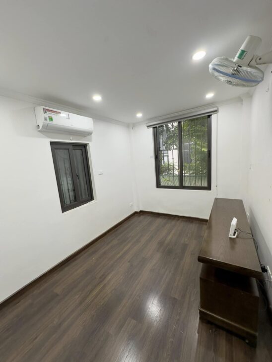 Lương Khánh Thiện – Hoàng Mai