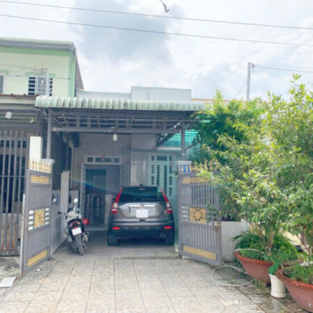 nhà 5,5 triệu 2 phòng ngủ có sân đậu ô tô