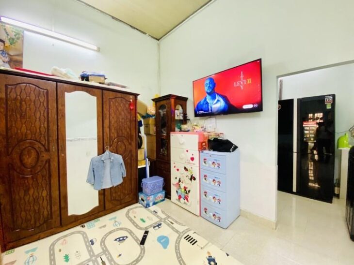 BÁN NHÀ XE HƠI ĐỔ CỬA, GIÁP BÌNH THẠNH, PHÚ NHUẬN, SÂN BAY 7PH, DIỆN TÍCH 138M2 GIÁ CHỈ 70 TRIỆU/M2.