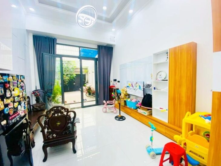 Bán nhà mặt phố Tú Xương, Q.9, 126m², 3 tầng, 12.6 tỷ, sổ hồng