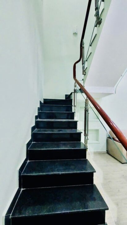 HIẾM KẾ BÊN GÒ VẤP – GẦN 80M2 ĐƯỜNG BỜ KÊNH THẠNH LỘC – HẺM 1/ XE HƠI 5M – 4 PHÒNG NGỦ – 2 TẦNG