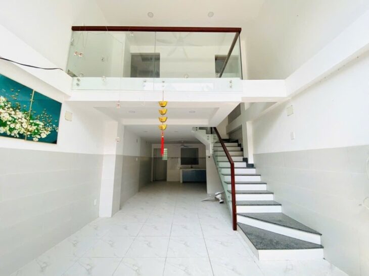 Bán nhà mặt phố đường Hồ Văn Tư, Trường Thọ, Thủ Đức – 6.5 tỷ, 56m², 3 tầng