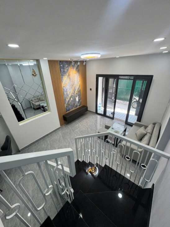 NHÀ MỚI ĐẸP Ở NGAY GẦN MẶT TIỀN TRUNG TÂM P15 TÂN BÌNH, 40M2, 2 TẦNG 2PN, HOÀN CÔNG ĐỦ, TẶNG NỘI