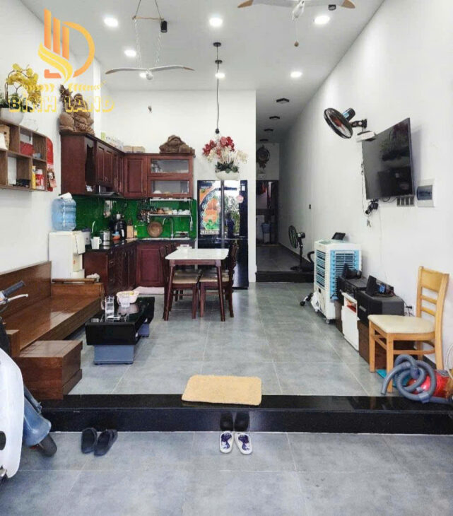 Nhà Hẻm 8M 4×17 Tô Ngọc Vân Thạnh Xuân Q12 4Tỷ Nhỏ
