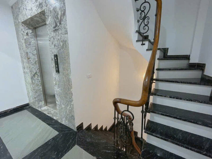 PHÂN LÔ NHÀ MỚI XÂY ĐƯỜNG 800A, CẦU GIẤY, HÀ NỘI. NGÕ THÔNG, GARA Ô TÔ, 8 TẦNG THANG MÁY.DIỆN TÍCH