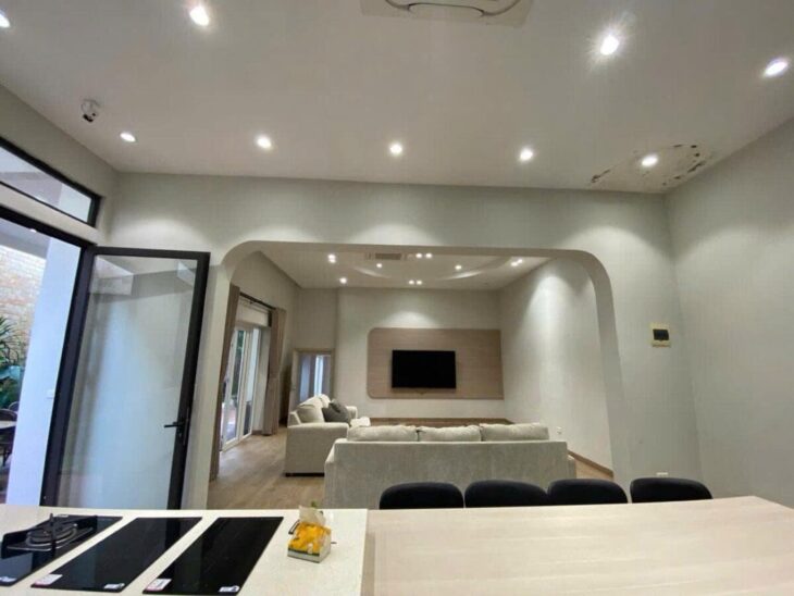 biệt thự sân vườn Ngọc Thuỵ, 320m x 4 tầng, mặt tiền 13.5m, phong cách Châu Âu, nội thất nhập khẩu,