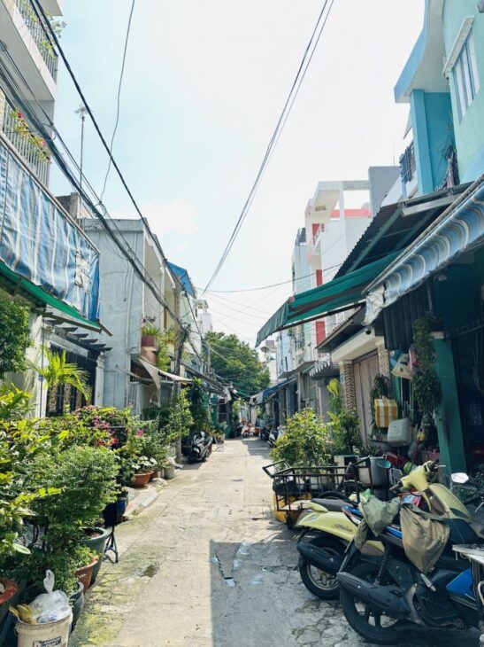 NHÀ TÂN PHÚ – 33M – 1 TRỆT 1 LẦU – 2PN – HẺM XE HƠI ĐỖ CỬA – GIÁ CHỈ 3.5 TỶ