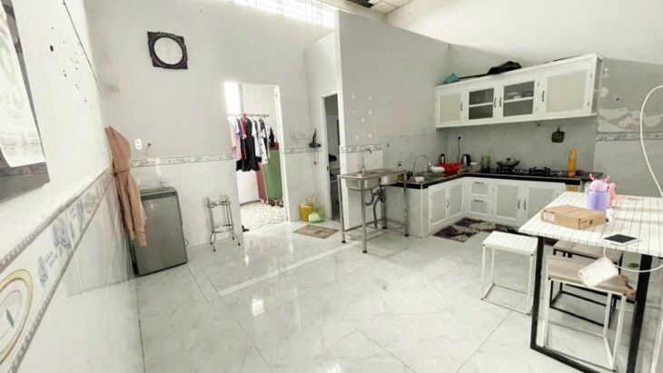 nhà 5,5 triệu 2 phòng ngủ có sân đậu ô tô