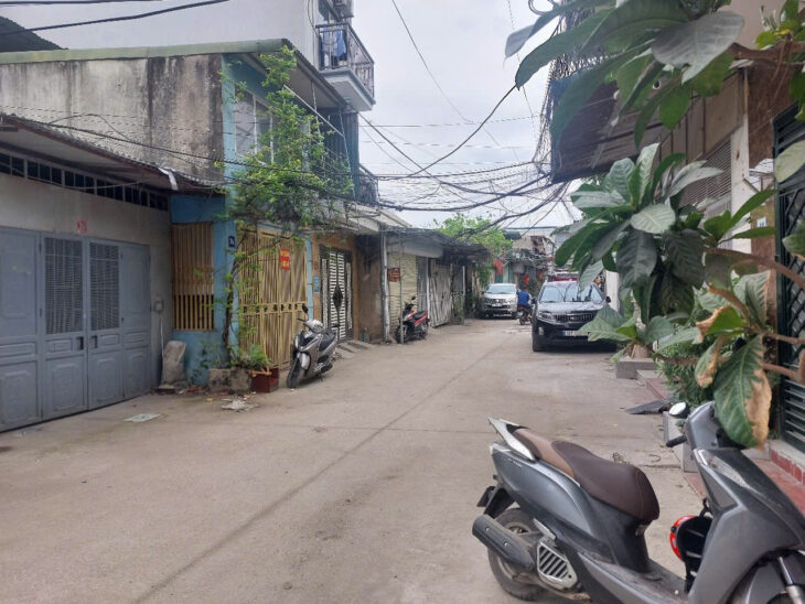 Cho thuê : cho thuê nhà nguyên căn ngõ 214 nguyễn xiển Dt 40 m2x 2tầng 2 ngủ 2 vs,giá thuê 9