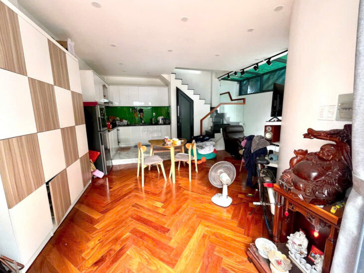 Nhà đẹp – hẻm sang! Hẻm nhựa 8m Quốc Lộ 13, P26, QBT – 6 x 10m (62m2) – KC 4 tầng – giá 9,5 tỷ