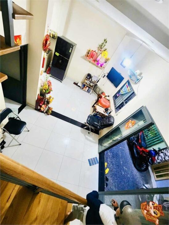 NHÀ ĐẸP NGAY CHỢ TÂN QUY Q7 DT40m2 NGANG KHỦNG 6M50