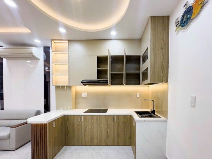 GIÁP QUẬN 1 KHU VÍP BÌNH THẠNH – 31M2 – NGANG 4.2M – 2 TẦNG 2PN NHÀ MỚI ĐẸP FULL NỘI THẤT – CHỈ 4