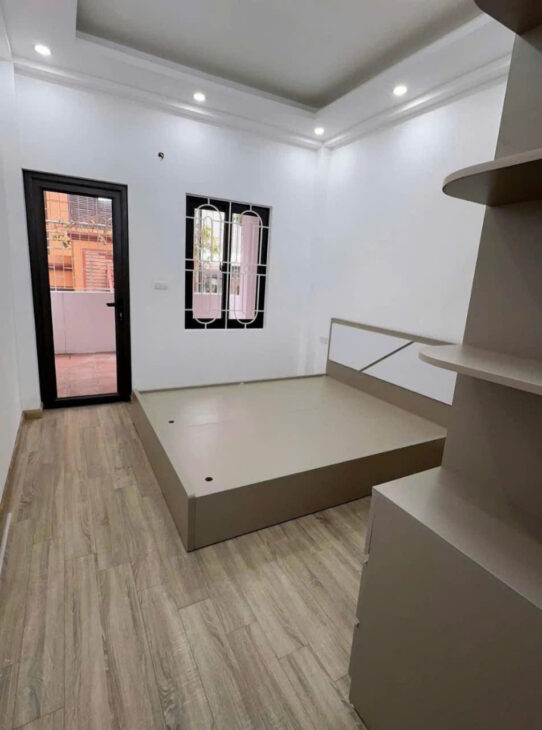 CỰC HIẾM, NHÀ ĐẸP PHỐ NGUYỄN KHANG, NGÕ RỘNG, NHIỀU TIỆN ÍCH – 6.95 TỶ