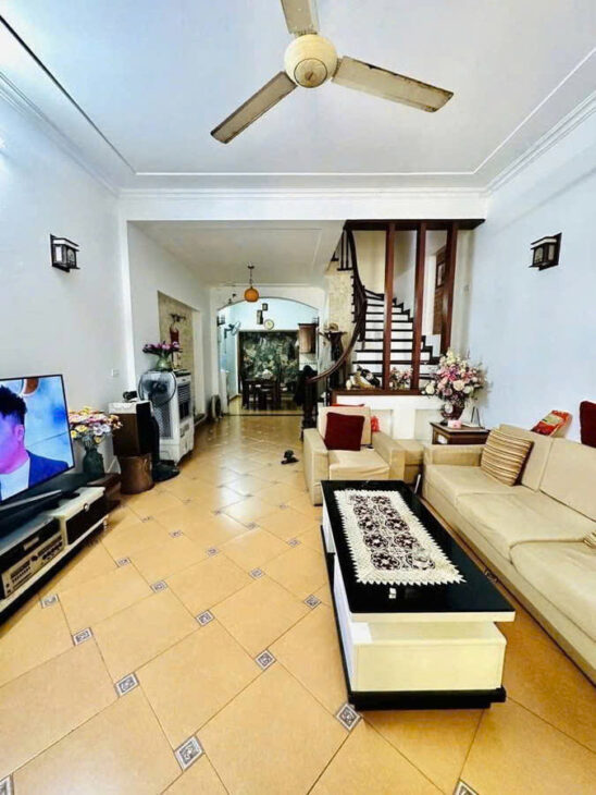BÁN NHÀ ÂU CƠ, TÂY HỒ. 60M2 4 TẦNG MT 5M GIÁ 15 TỶ- NGÕ THÔNG -OTO NHÀ DÂN XÂY CHẮC CHẮN VÔ CÙNG.