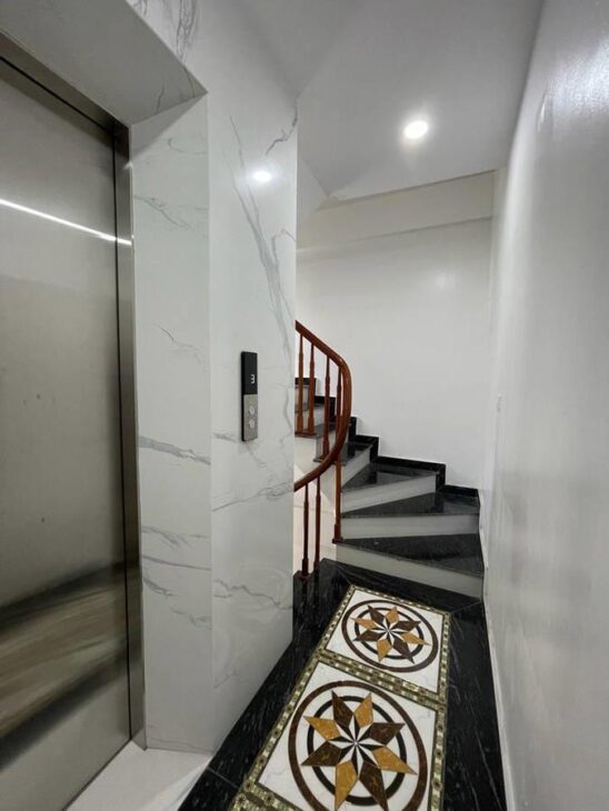 Bán nhà đường Hoàng Đạo Thành ,Thanh Xuân, 41 m², Phân Lô, Ô Tô Tránh, Thang Máy ,13 Tỷ