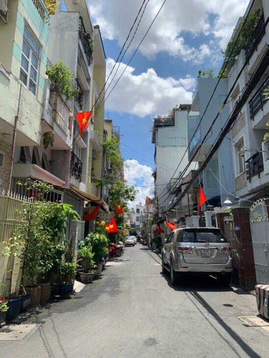 GIÁ MỀM – HẺM XE HƠI – 76M2 – 5 TẦNG – KẾ QUẬN 1 – BÌNH THẠNH NHỈNH 8 TỶ