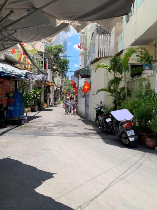 GIÁ MỀM – HẺM XE HƠI – 76M2 – 5 TẦNG – KẾ QUẬN 1 – BÌNH THẠNH NHỈNH 8 TỶ