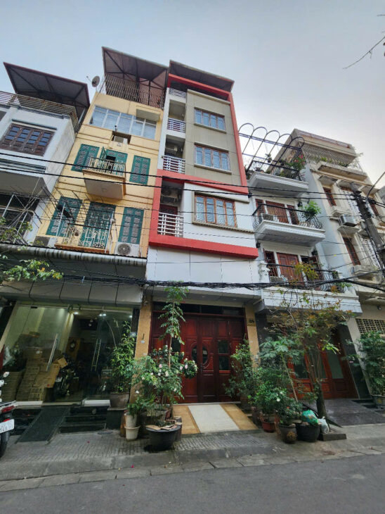 Bán nhà Lãng Yên, Đầm Trấu Hai Bà Trưng 60m² x 5PN, gara ô tô, KD, giá 20 tỷ. LH: 0366 051369