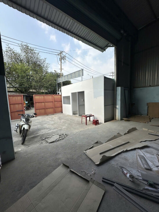 BÁN GẤP NHÀ XƯỞNG QUỐC LỘ 22 – DÒNG TIỀN – ĐƯỜNG CONTAINER – 1 CĂN RA MẶT TIỀN QL22 – 175M2 –