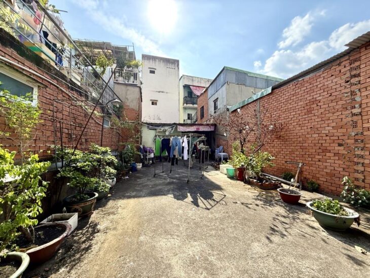 BÁN ĐẤT TẶNG NHÀ – MT SIÊU KHỦNG – GÍA CỰC RẺ – KHAI THÁC LÀM CHDV – NHỈNH 13 TỶ