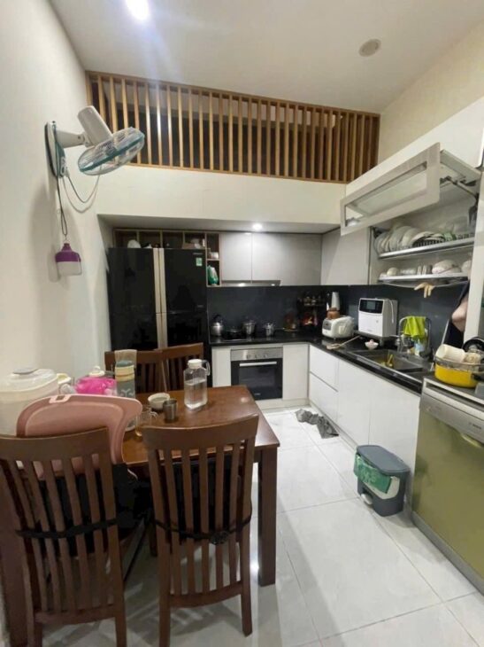 Bán nhà ĐẸP 2 Tầng Đông Hòa,gần Sân Vận Động Dĩ An,đương 2 xe hơi nối đuôi