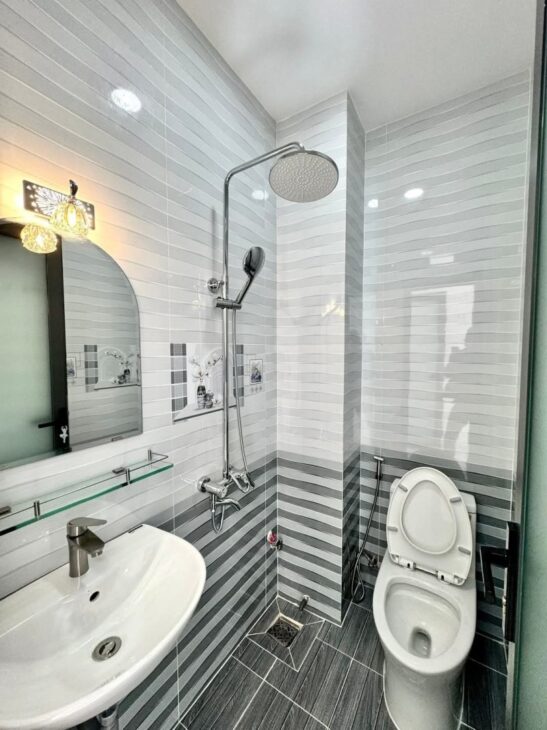 Bán nhà 86m², 5PN, 5WC, 4 tầng, Q.9, 8.6 tỷ, sổ hồng