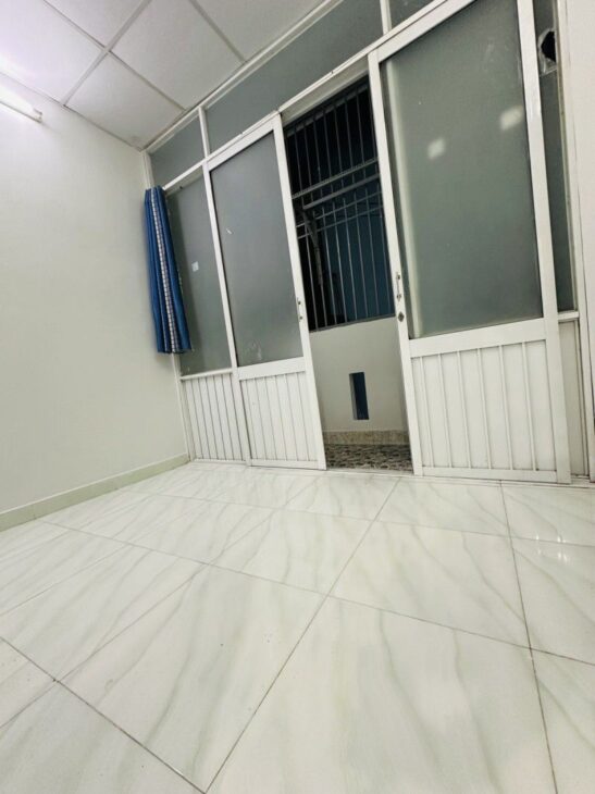 TÂN BÌNH – GIÁP QUẬN 10 – XE TẢI CÁCH NHÀ VÀI BƯỚC CHÂN – NHÀ MỚI – SỔ NỞ HẬU – CHỈ 2.75 TỶ