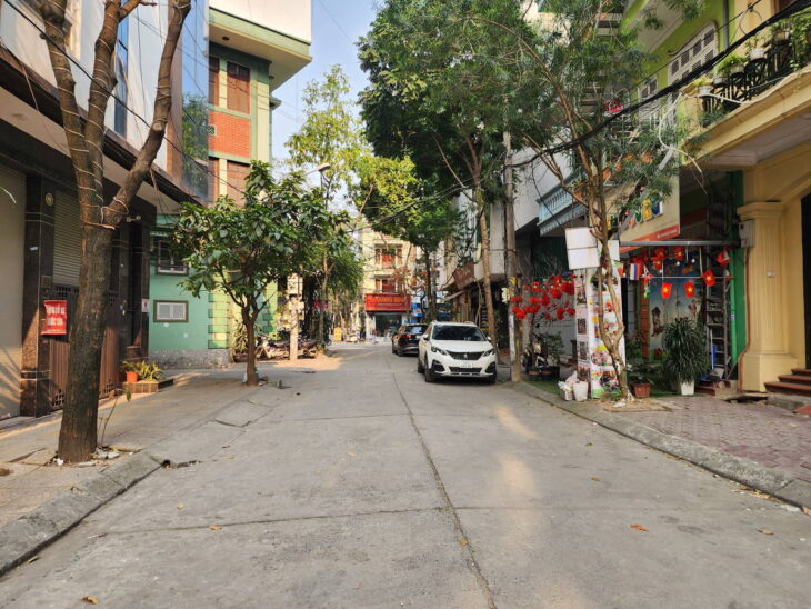 SIÊU PHẨM CẦU GIẤY- PHÂN LÔ VỈA HÈ OTO TRÁNH – BAY NHANH – 28 TỶ