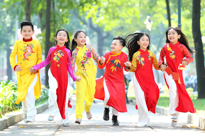 Cước Phí Gửi Áo Dài Đi Canada