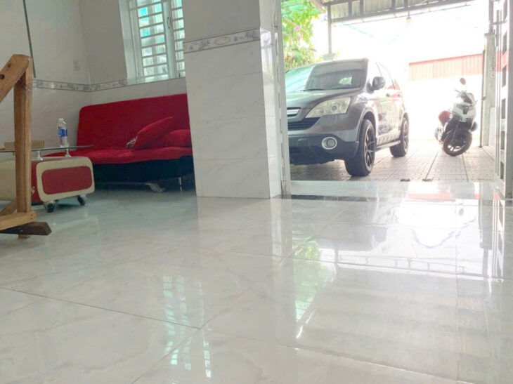 nhà 5,5 triệu 2 phòng ngủ có sân đậu ô tô