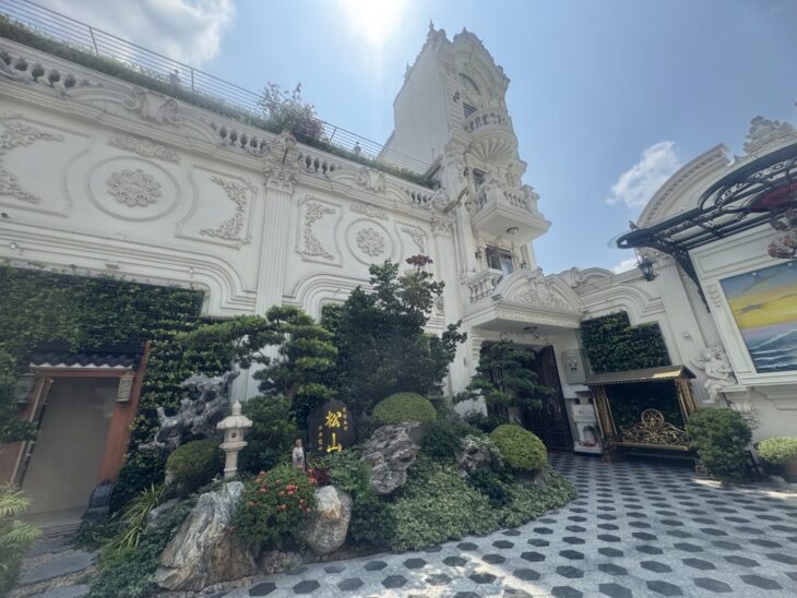 BÁN BIỆT THỰ MẶT TIỀN TRẦN VĂN KIỂU – DT 3500M² – 6 TẦNG – FULL NỘI THẤT TÂY Á – 300 TỶ