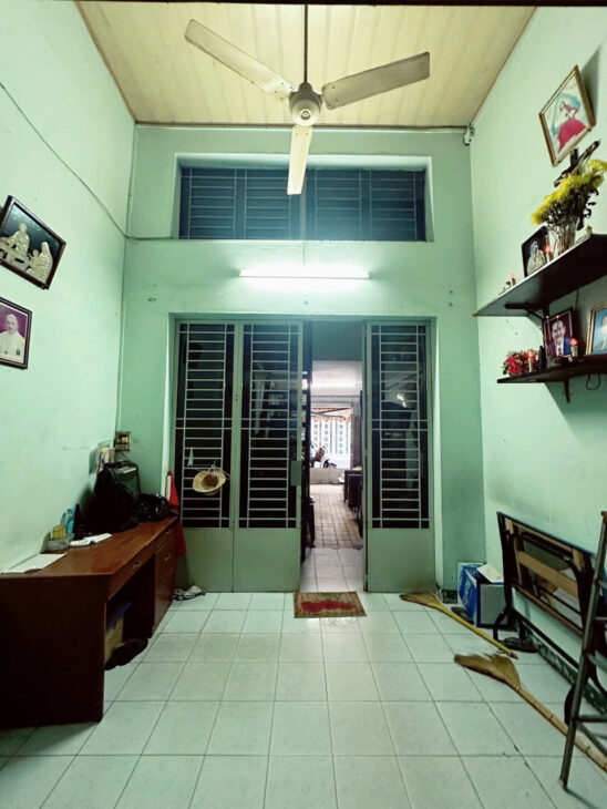 Bán nhà mặt tiền quận 10, đường Bắc Hải, 43m2, cấp 4, 10.9 tỷ