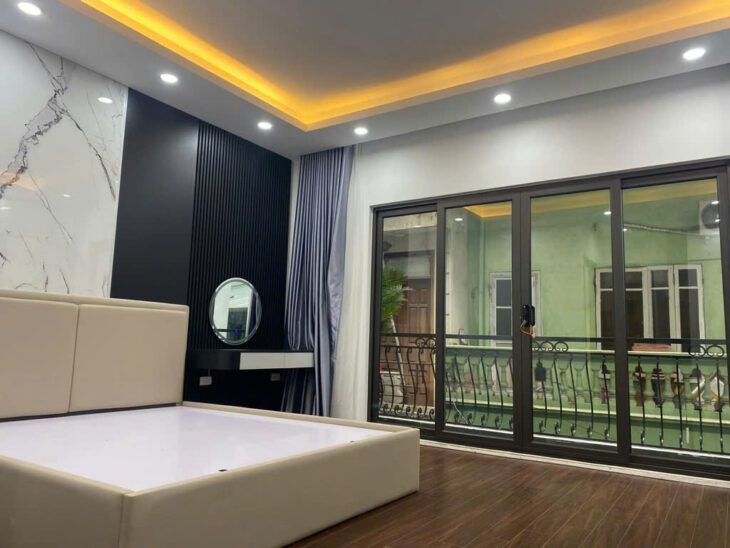 Bán nhà Phố Tôn Đức Thắng, Nội Thất Đẹp, 5 Phòng Ngủ, 40mx4T, Giá: 7.2 Tỷ, Lh: 0396935190.