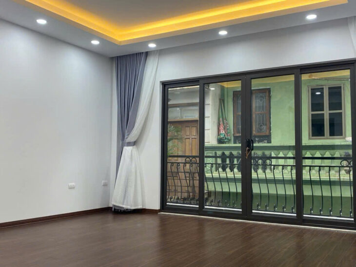 Bán nhà Phố Tôn Đức Thắng, Nội Thất Đẹp, 5 Phòng Ngủ, 40mx4T, Giá: 7.2 Tỷ, Lh: 0396935190.