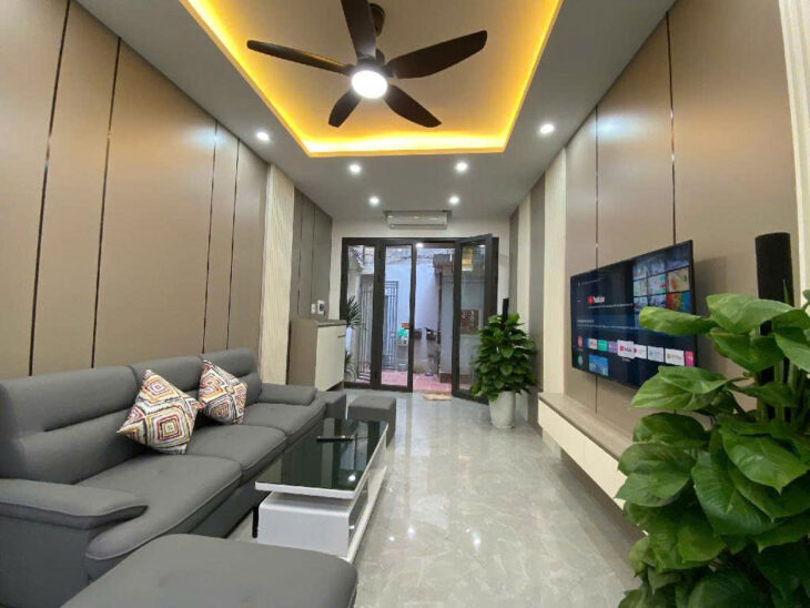 Bán nhà Xã Đàn_Bốn Phòng Ngủ_Có Sân Để Xe_41mx4T_Giá: 7.4 Tỷ_Lh: 0396935190.