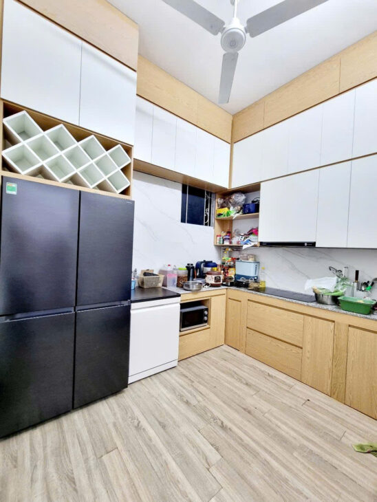 Bán nhà phố Xã Đàn_Sổ Đỏ Vuông Vắn_4 Ngủ_43mx4T_Giá: 7.6 Tỷ_Lh: 0396935190.