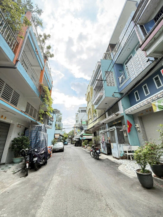 Bán nhà quận 11, đường Thái Phiên, 35m3, hẻm 4m, 4 tầng, 6.5 tỷ