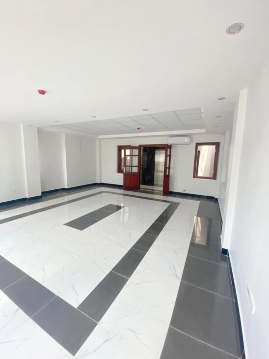 Bán nhà mặt phố Hào Nam 55m siêu kinh doanh