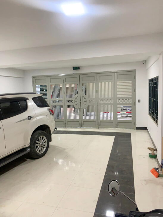 Bán nhà mặt phố Hào Nam 55m siêu kinh doanh