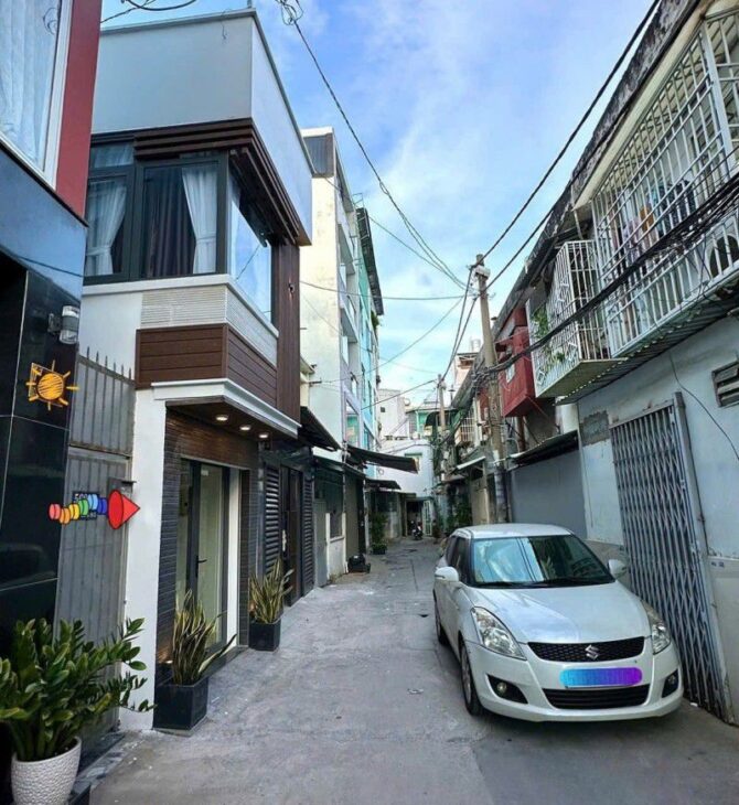 BÁN NHÀ ĐƯỜNG LÊ TỰ TÀI – NHÀ ĐẸP NỞ HẬU – CĂN GÓC 2MT – HẺM XE HƠI – TRUNG TÂM PHÚ NHUẬN – 2 TẦNG
